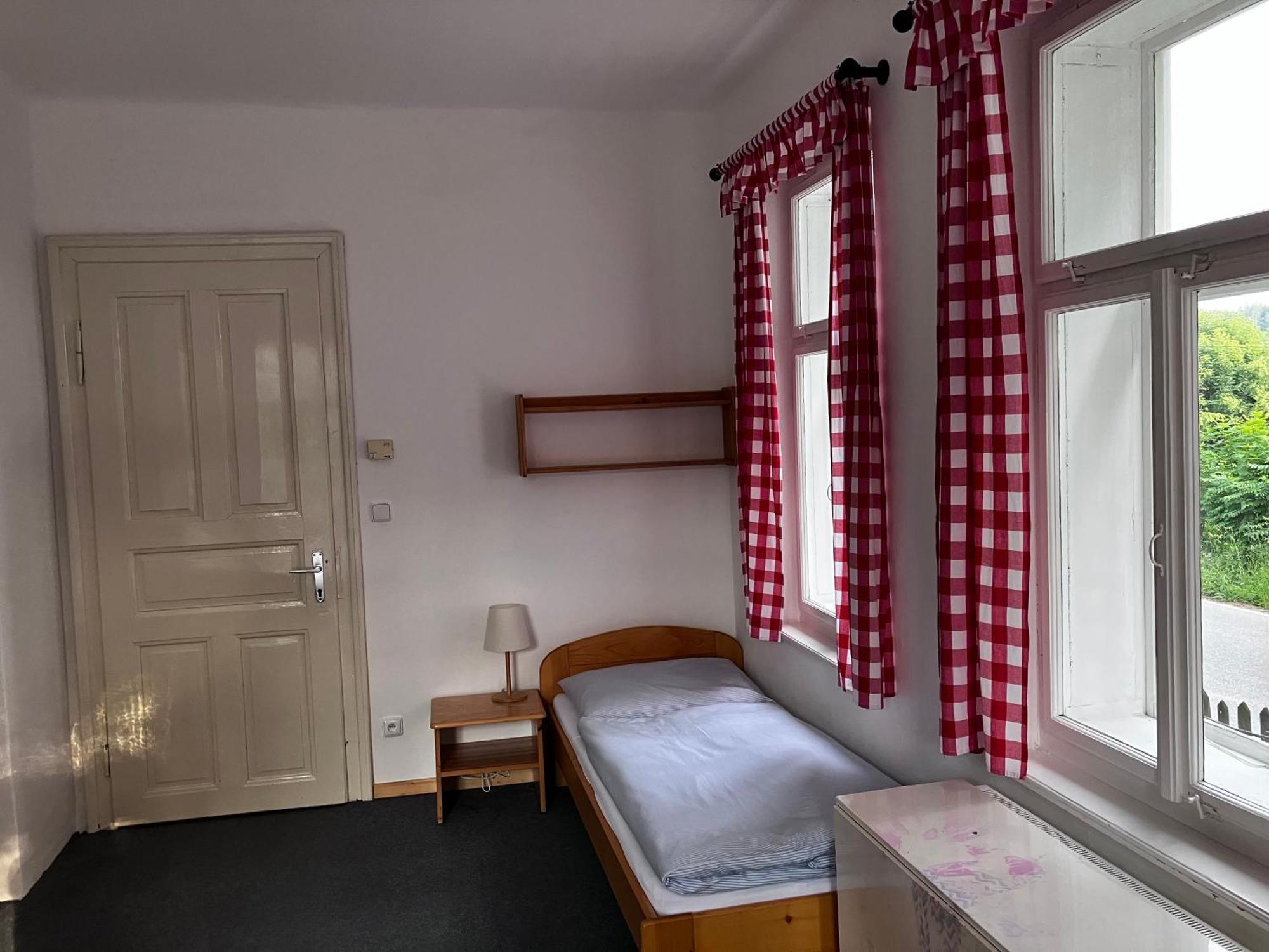 Penzion Hají Janov nad Nisou Exteriér fotografie